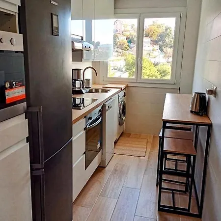 Private Room In Renovated Apartment - Tram 1 Min Walk Nice Exterior photo