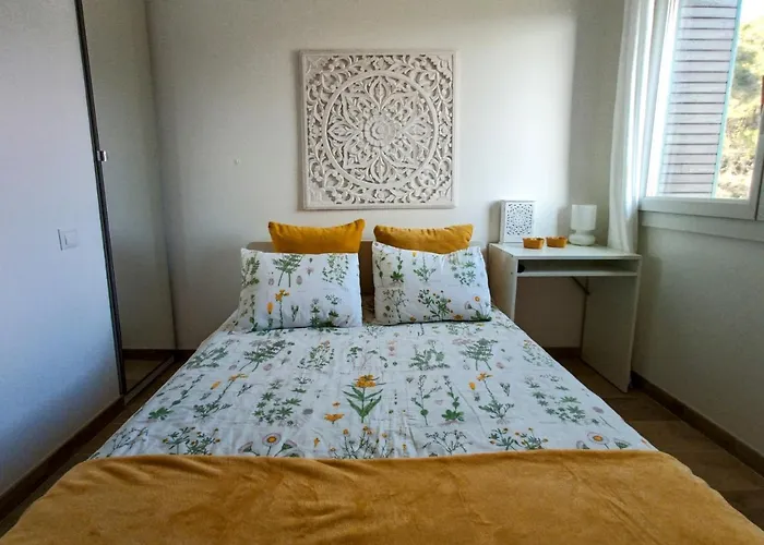 Private Room In Renovated Apartment - Tram 1 Min Walk