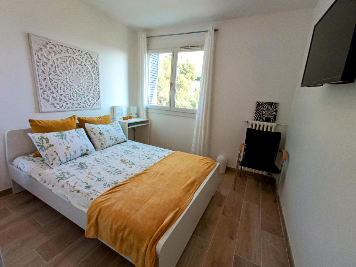Private In Renovated - Tram 1 Min Walk Quarto em Acomodações Particulares