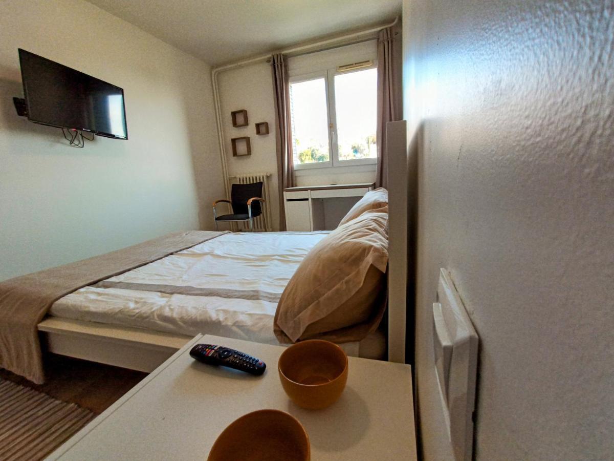 Private In Renovated - Tram 1 Min Walk Quarto em Acomodações Particulares Nice